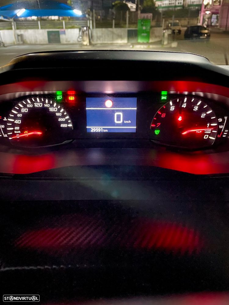 Peugeot 2008 1.2 PureTech Active Pack - 13