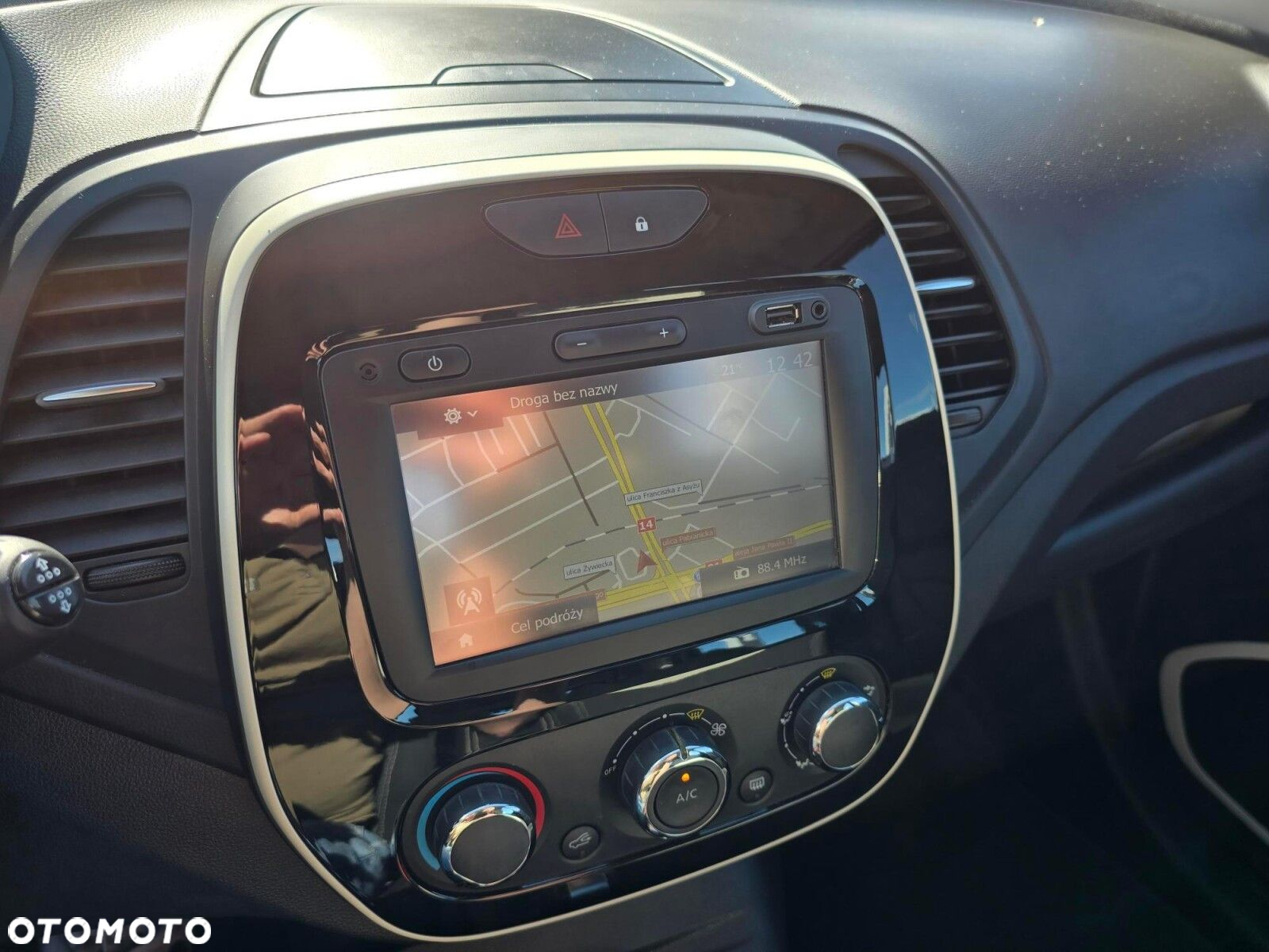 Renault Captur - 21