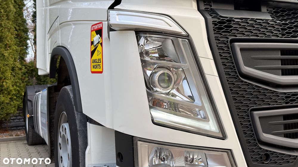 Volvo FH 500 l KSENON l LODÓWKA l 4 PODUSZKI KABINA - 18