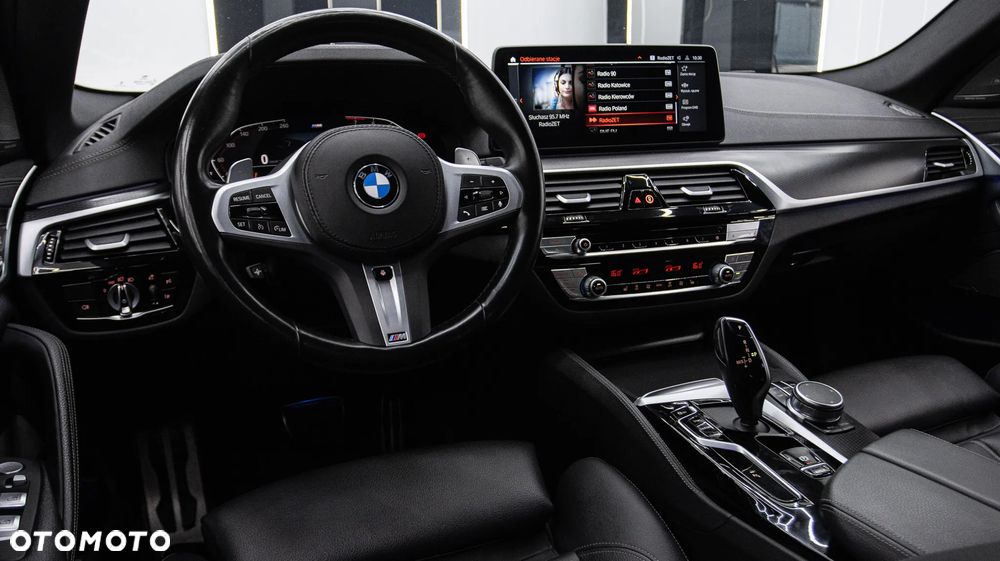 BMW Seria 5 530i xDrive mHEV M Sport sport - 16