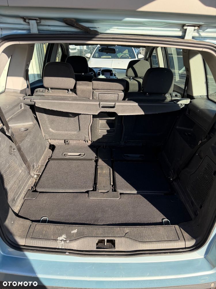 Opel Zafira - 26