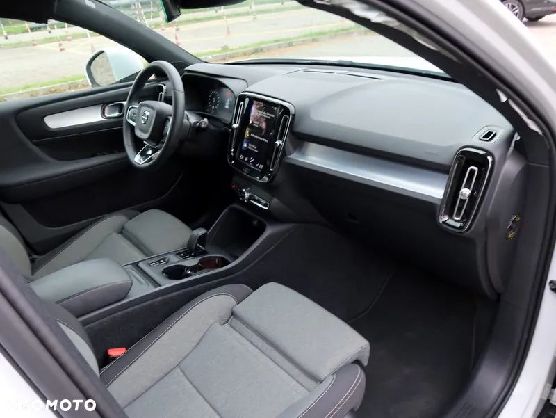 Volvo XC 40 T2 Essential - 28