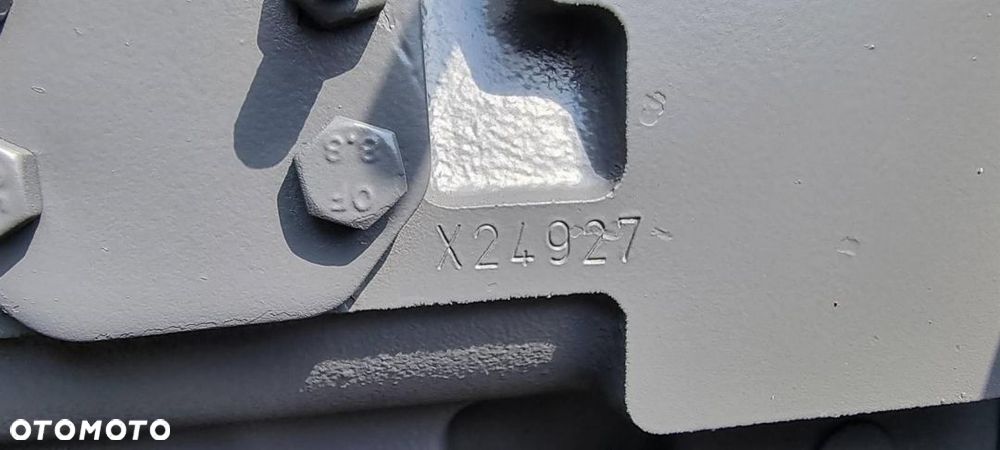 SILNIK SŁUPEK VALTRA S323 S 323 X24927 2011 - 3