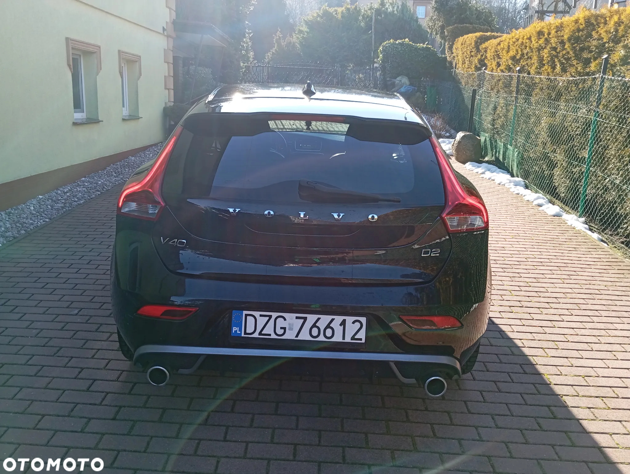 Volvo V40 D2 Drive-E R-Design Momentum - 4