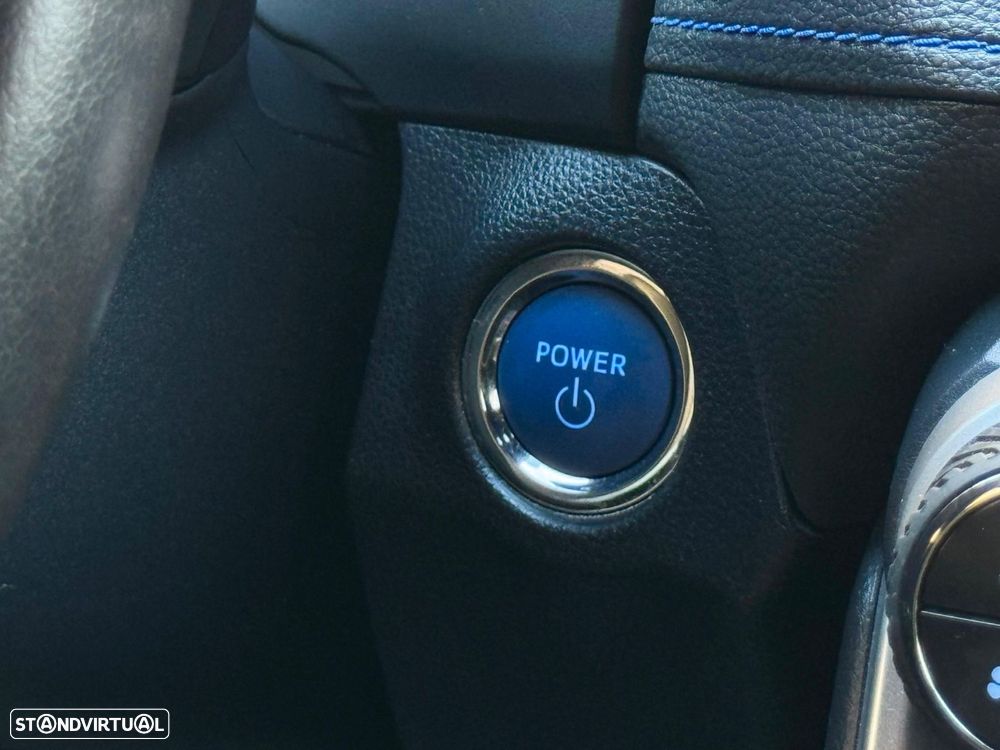 Toyota RAV4 2.5 HDF Black Edition - 17