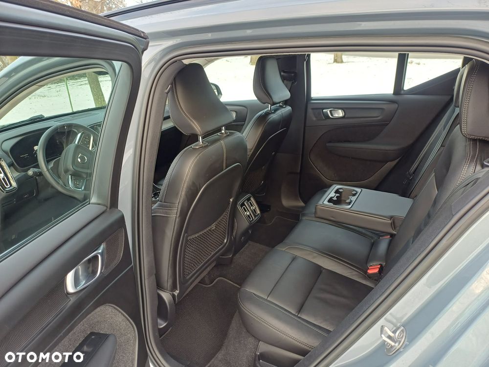 Volvo XC 40 B3 B DKG Plus Dark - 9