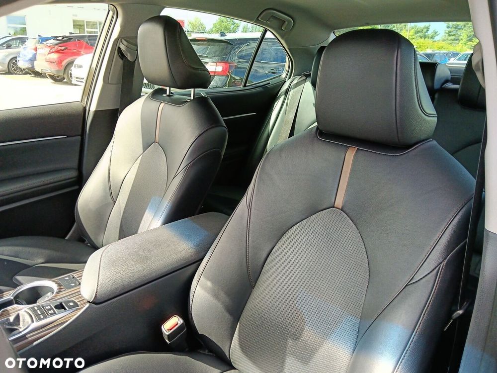 Toyota Camry 2.5 Hybrid Executive CVT - 11