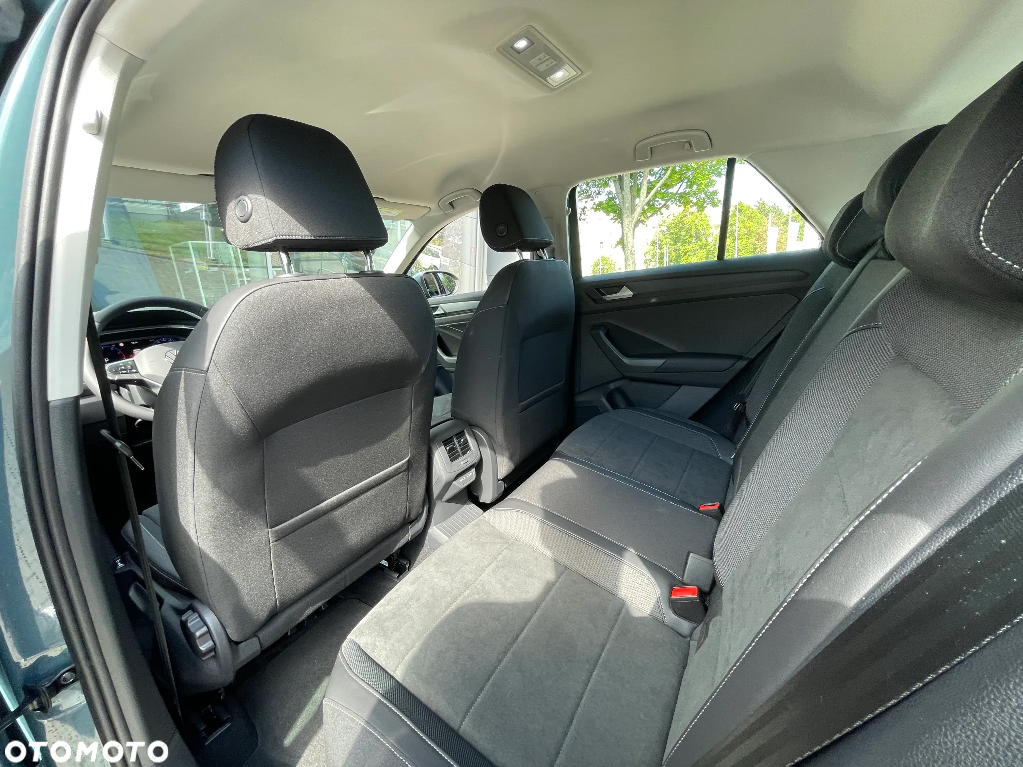 Volkswagen T-Roc 1.5 TSI Style DSG - 25