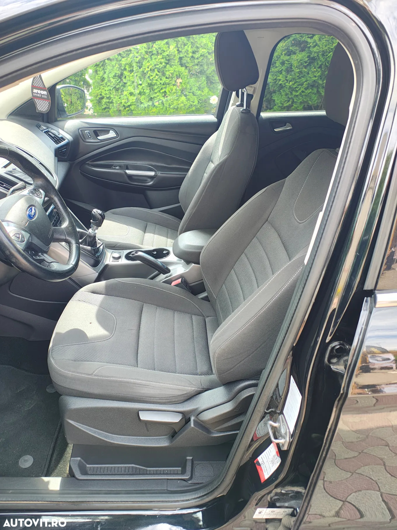 Ford Kuga 2.0 TDCi 2x4 Titanium - 9