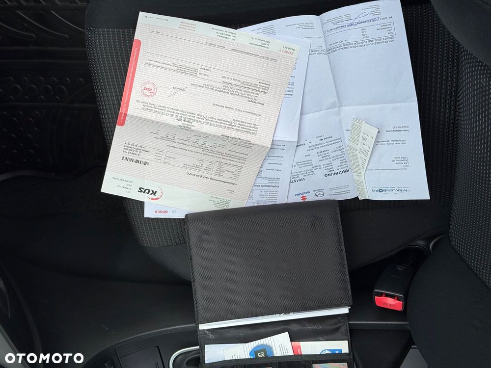 Mazda 3 1.6 Exclusive + - 24