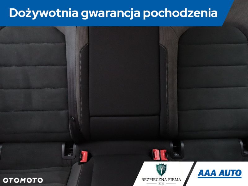 Volkswagen Golf - 11