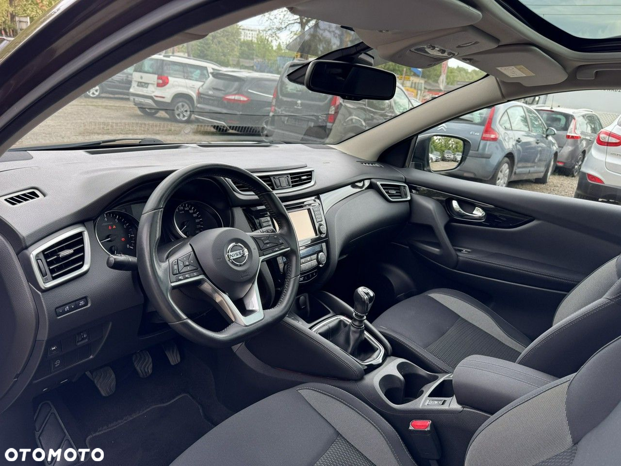 Nissan Qashqai - 25