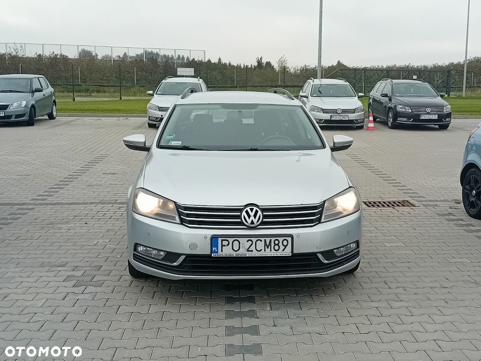 Volkswagen Passat 2.0 TDI DPF Trendline DSG - 2