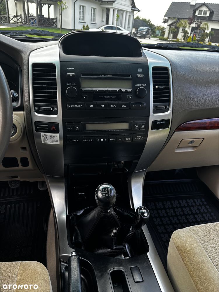 Toyota Land Cruiser - 15