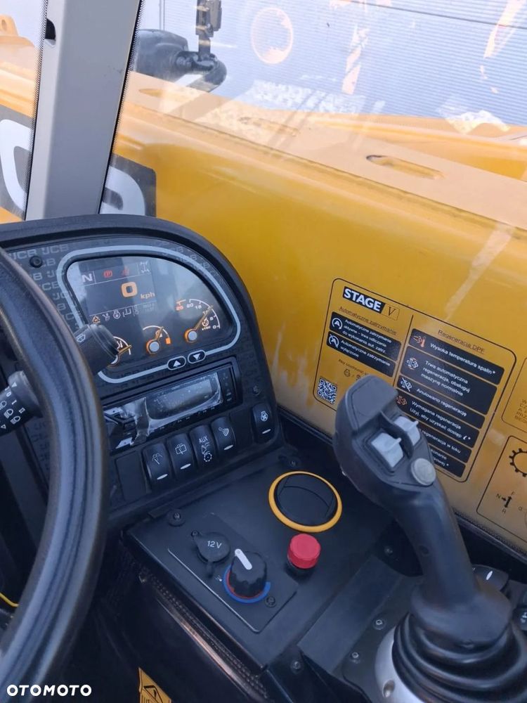 JCB 525-60 Agri Plus - 9