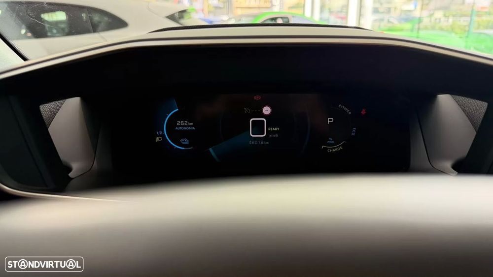 Peugeot e-208 - 21