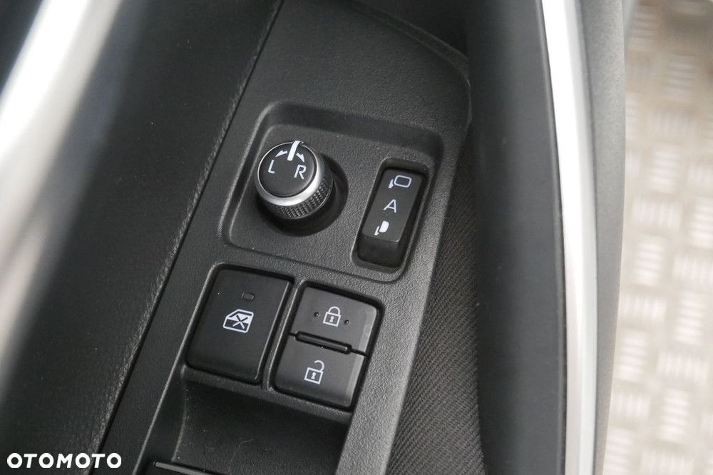 Toyota Corolla - 25