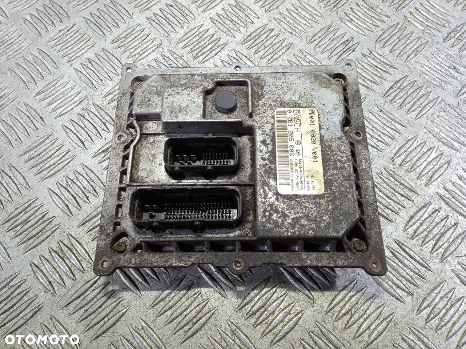 STEROWNIK SILNIKA SMART FORTWO 0261205006 - 1