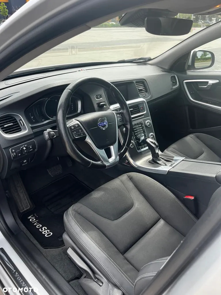 Volvo S60 D3 Momentum - 11