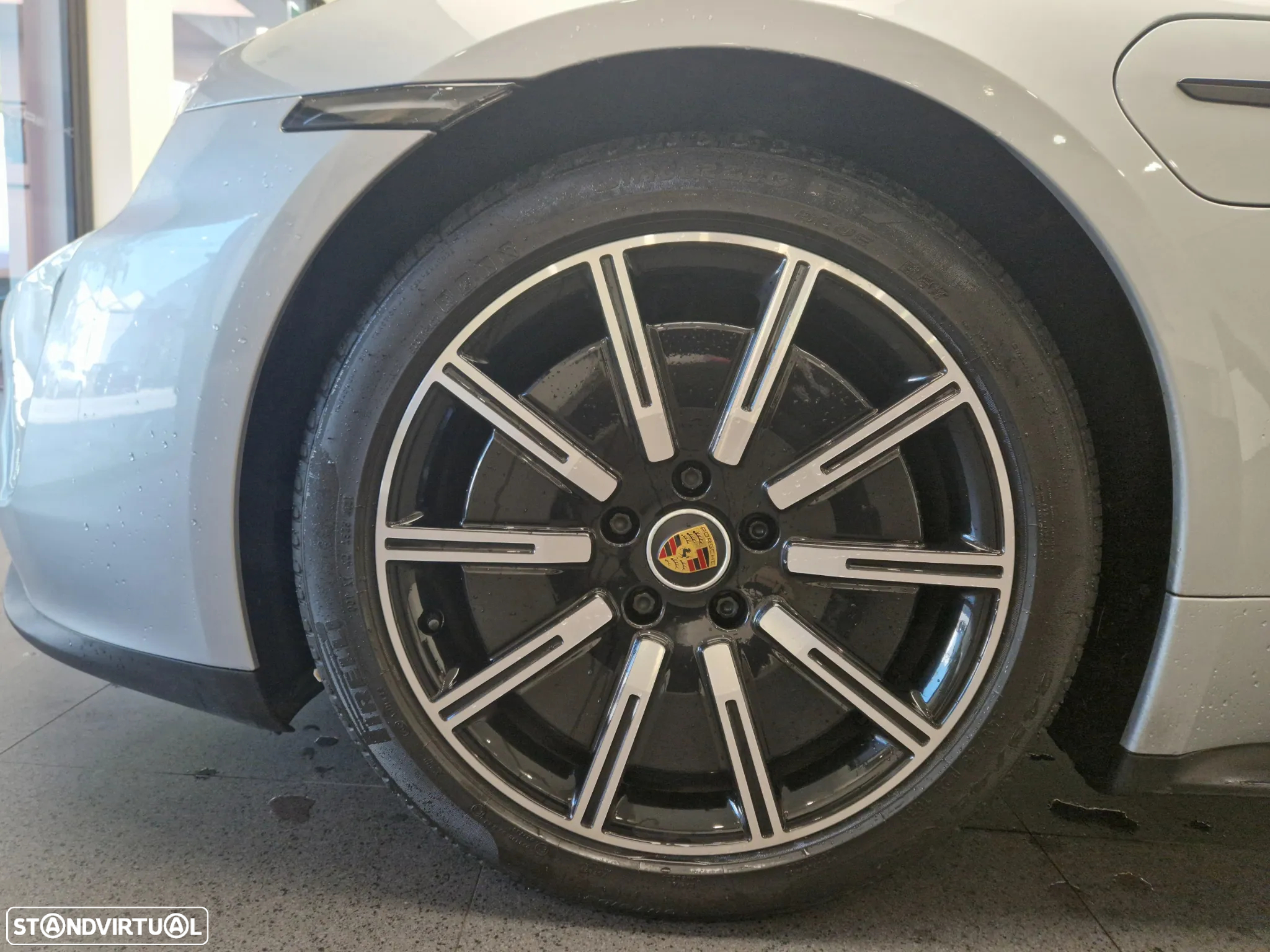 Porsche Taycan Standard - 13