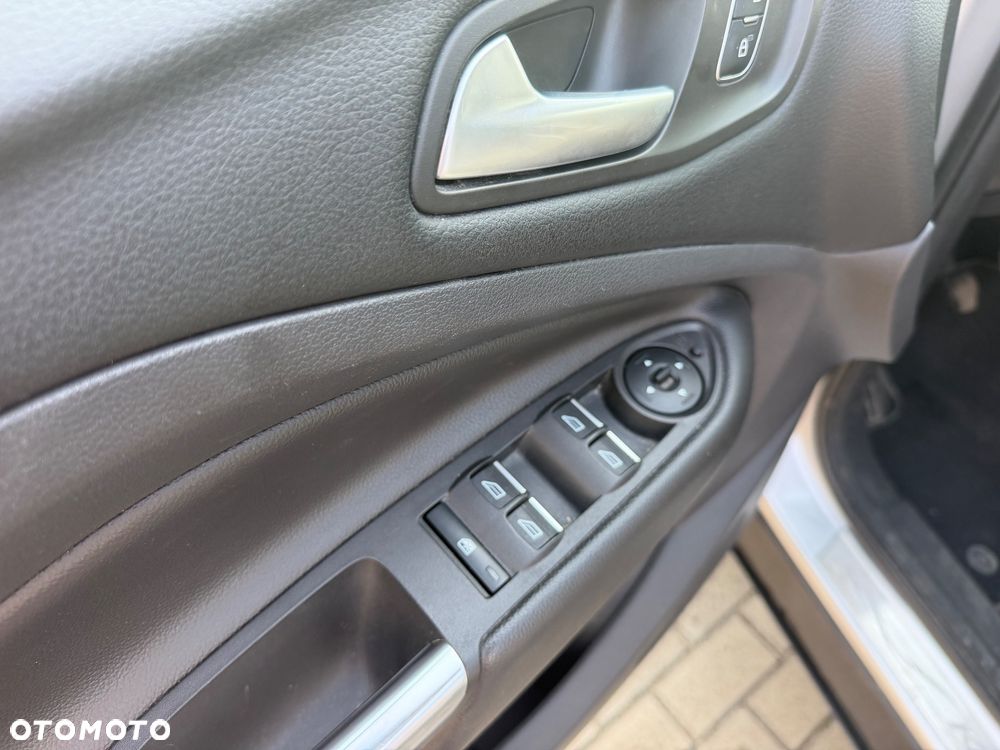 Ford Kuga 2.0 TDCi 4WD Titanium - 24