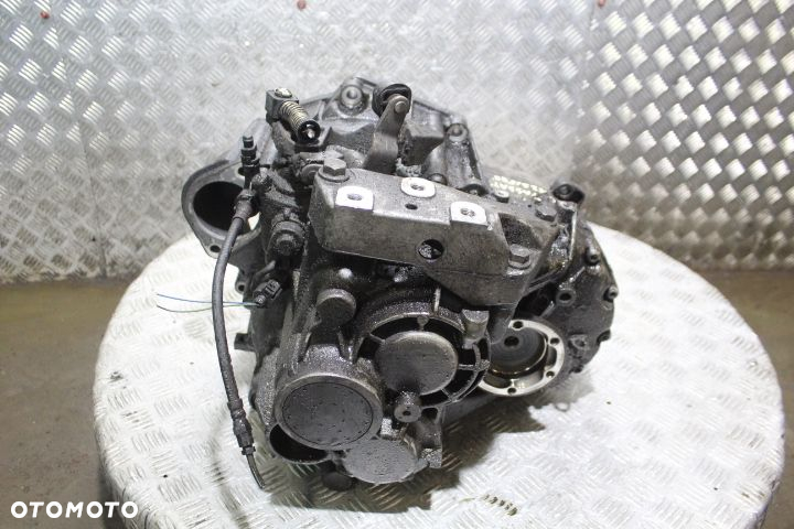 SKRZYNIA BIEGÓW 5 VOLKSWAGEN PASSAT B6 2.0TDI JLU - 2