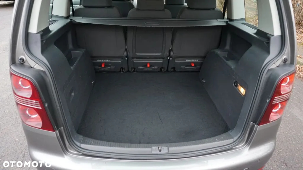 Volkswagen Touran 1.9 TDI Conceptline - 13