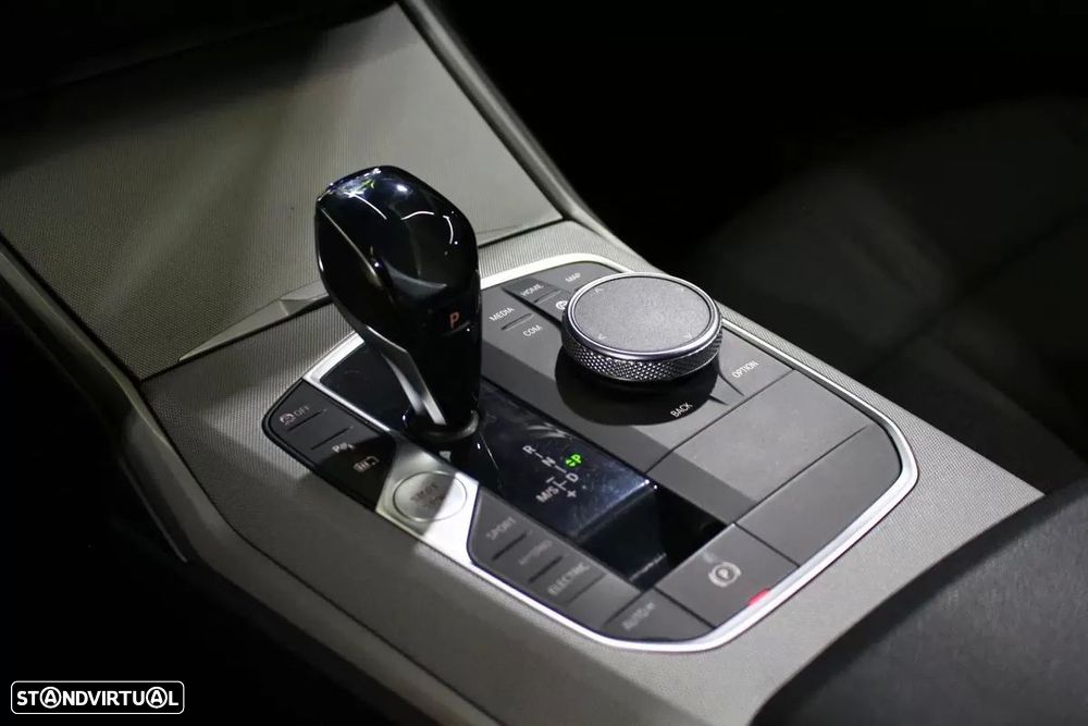 BMW 330 e Auto - 27