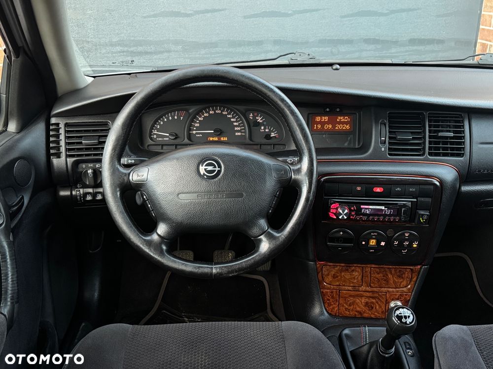 Opel Vectra 1.6 GL Plus - 7