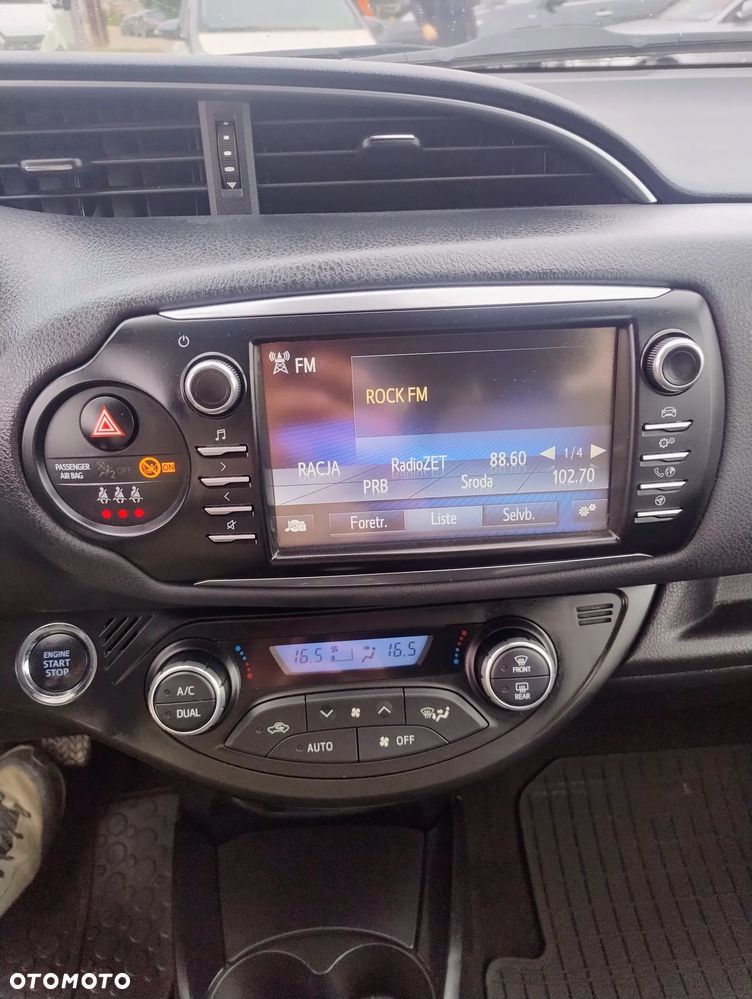 Toyota Yaris 1.5 Selection - 11