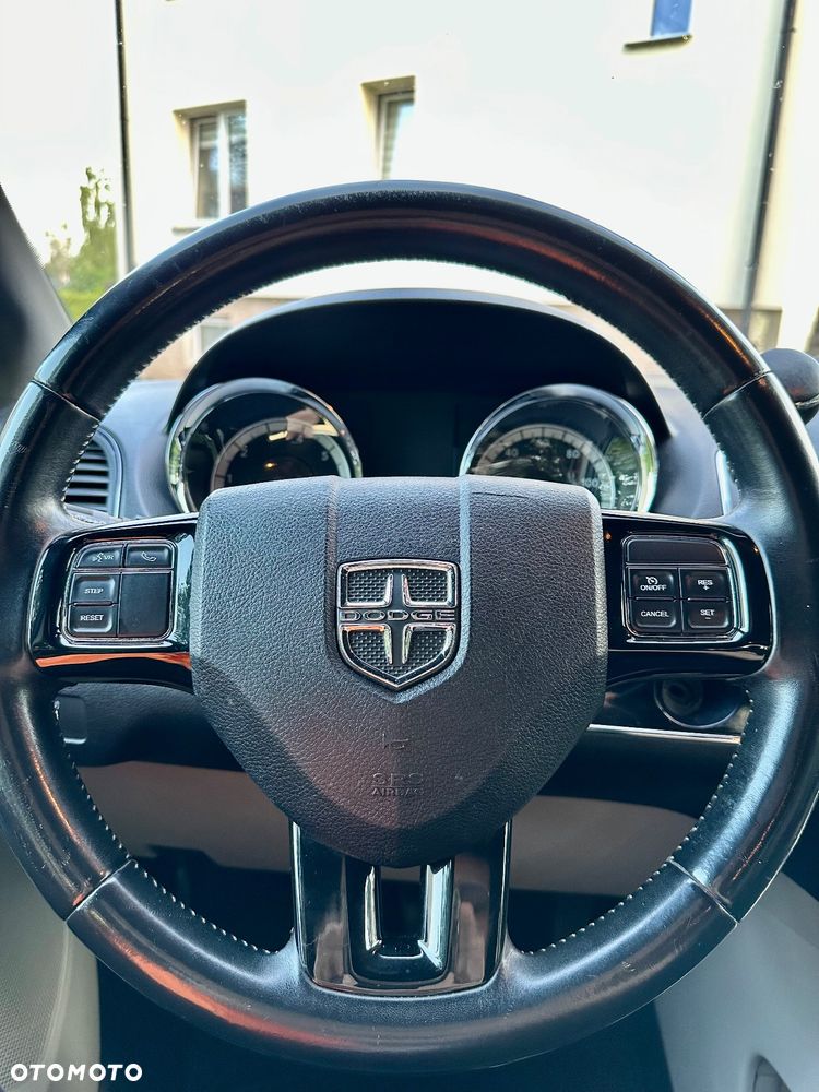 Dodge Grand Caravan - 6