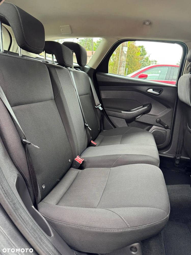Ford Focus - 30