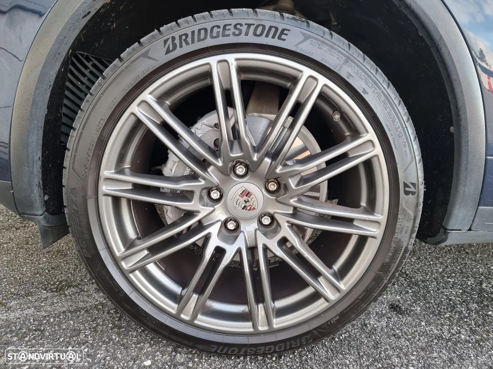 Porsche Cayenne Standard - 8