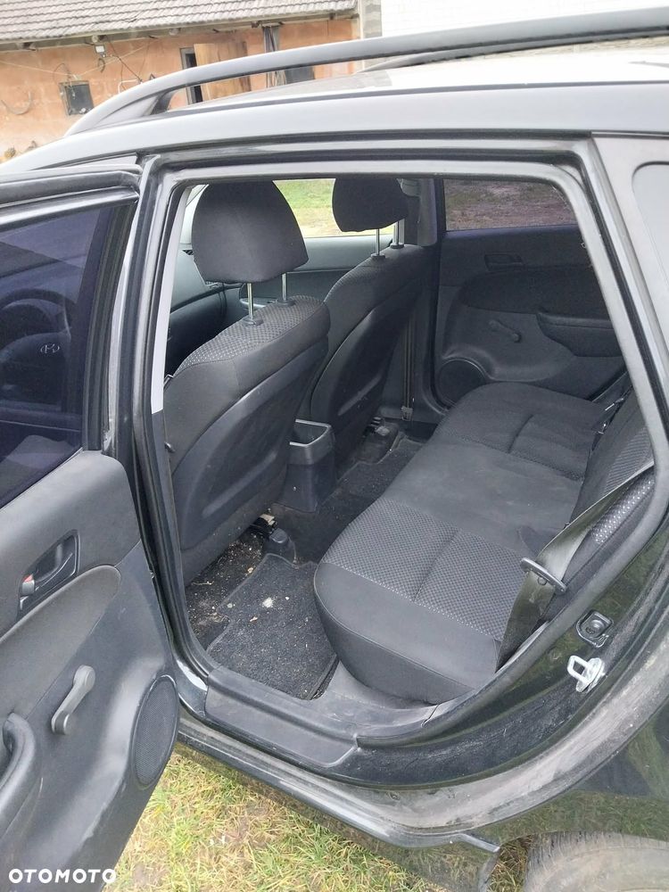 Hyundai i30 i30cw 1.6 CRDi FIFA WM Edition - 3