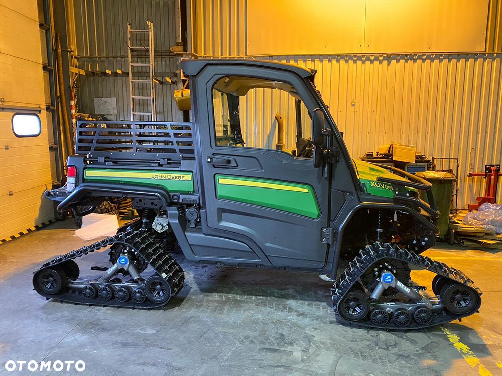 John Deere GATOR - 1