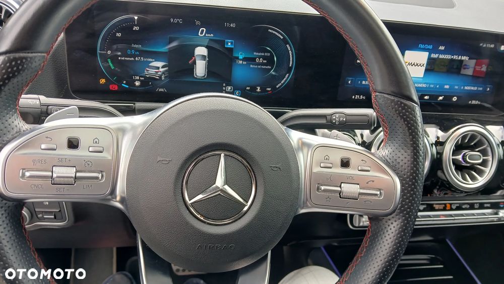 Mercedes-Benz GLA - 31
