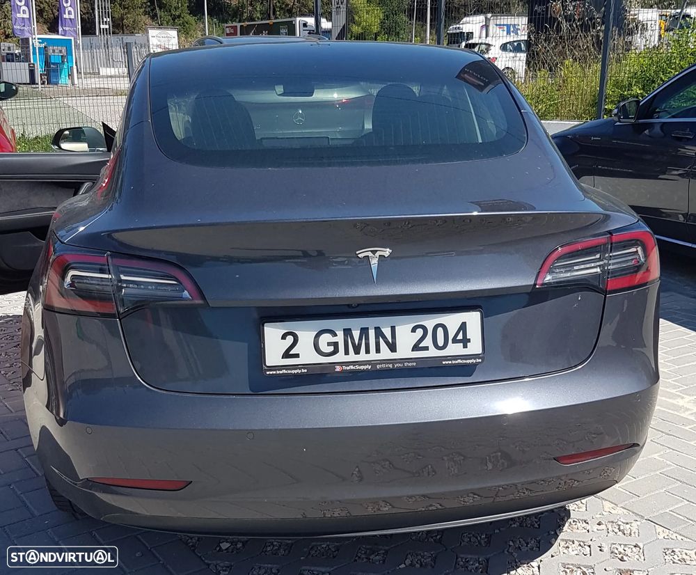Tesla Model 3 - 4