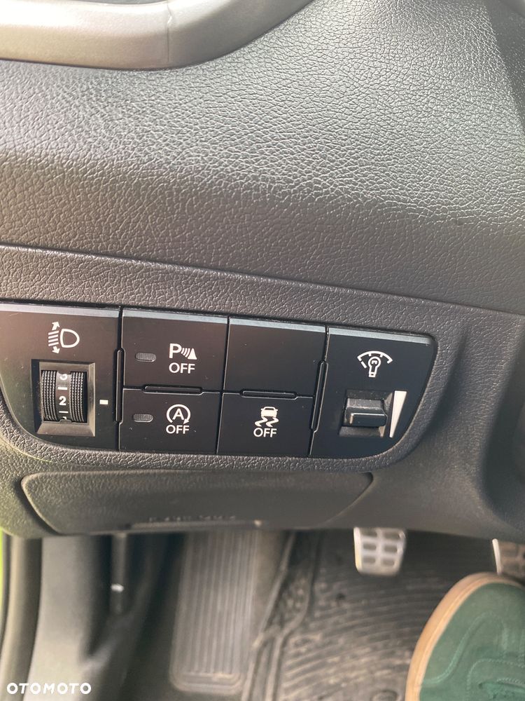 Hyundai Veloster 1.6 GDI Style - 28