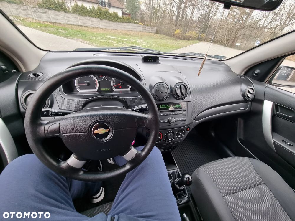 Chevrolet Aveo 1.2 16V Base / Classic - 21