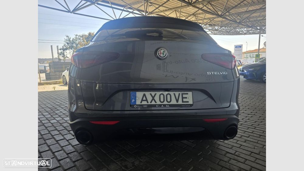 Alfa Romeo Stelvio 2.2 D Sprint AT8 - 8