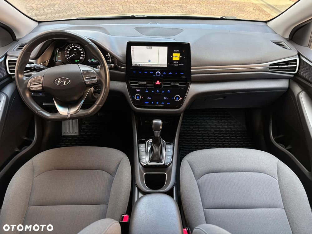 Hyundai IONIQ - 11