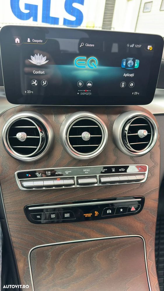 Mercedes-Benz GLC 300 4Matic 9G-TRONIC Exclusive - 22