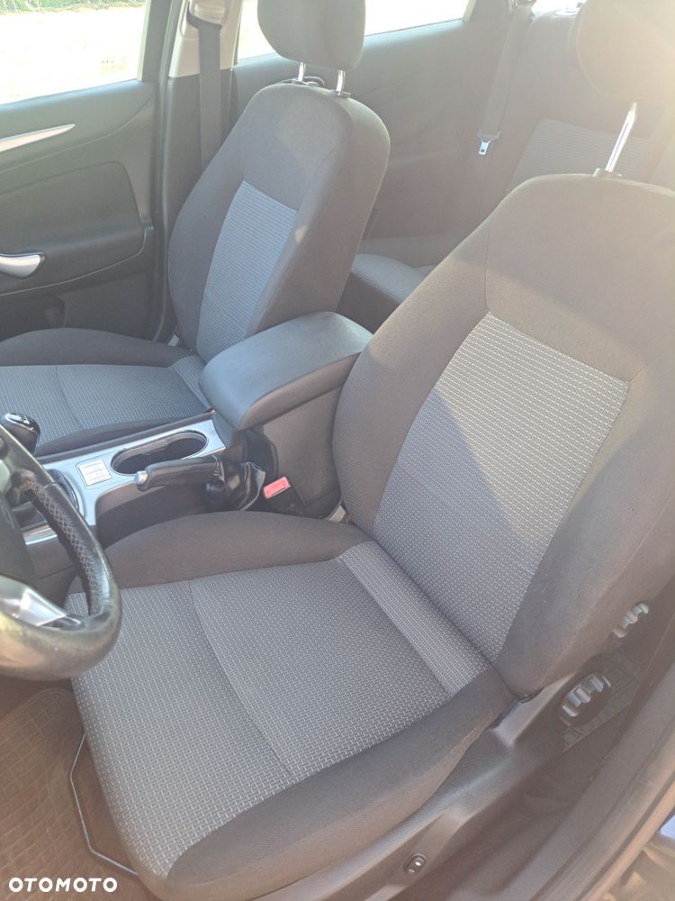 Ford Mondeo - 7