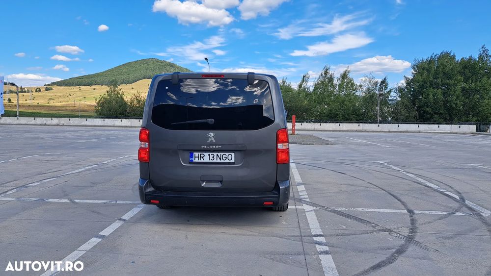 Peugeot Traveller - 10