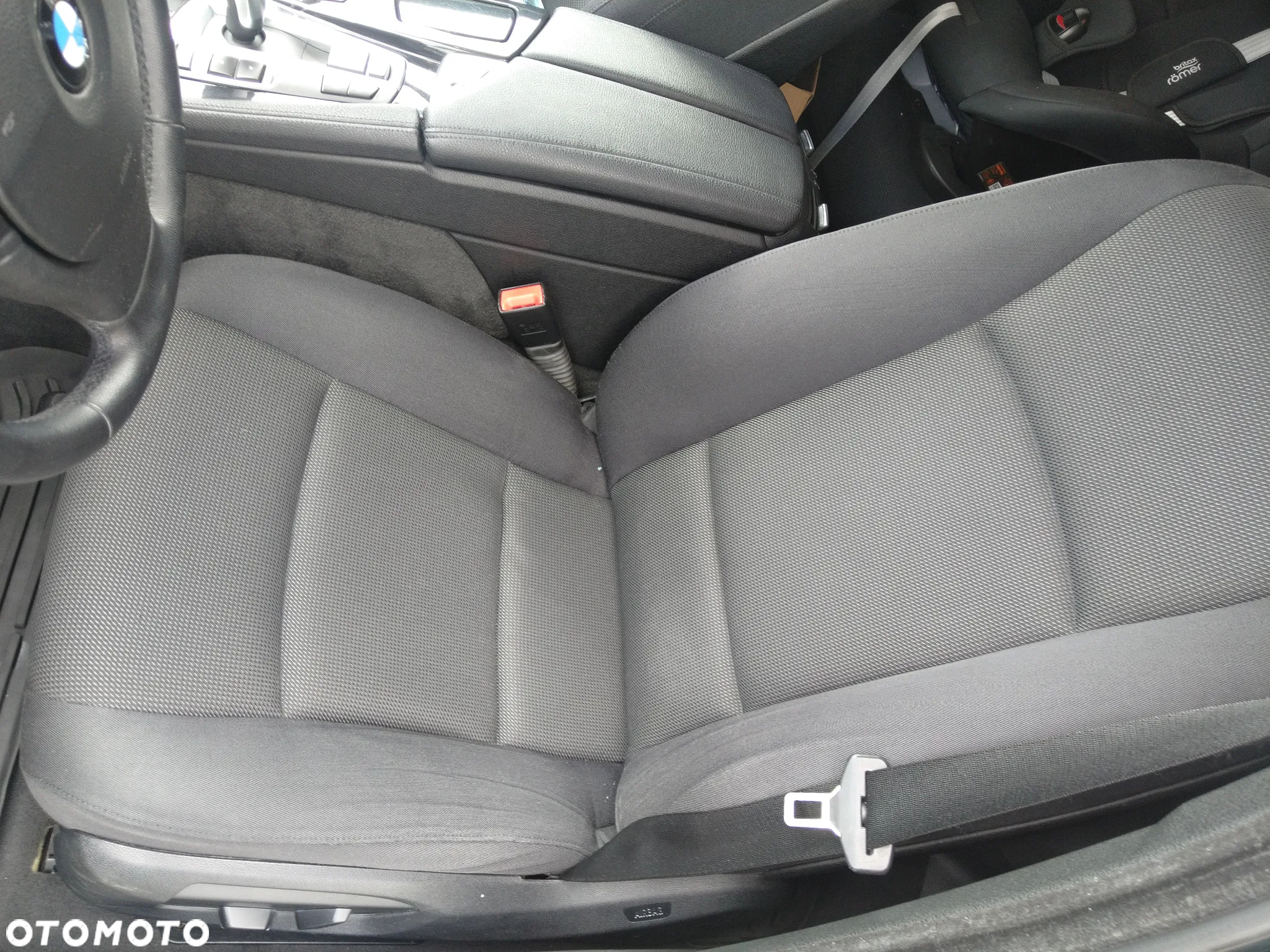 BMW Seria 5 520d xDrive - 11
