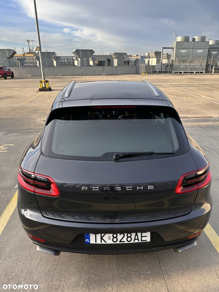 Porsche Macan - 24