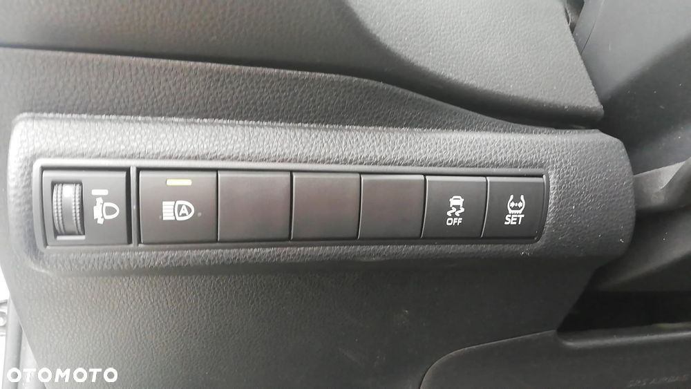 Toyota Corolla 1.8 Hybrid Comfort - 18