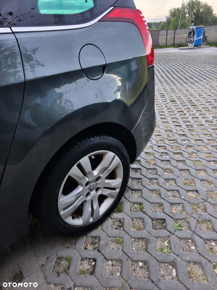 Peugeot 5008 - 9