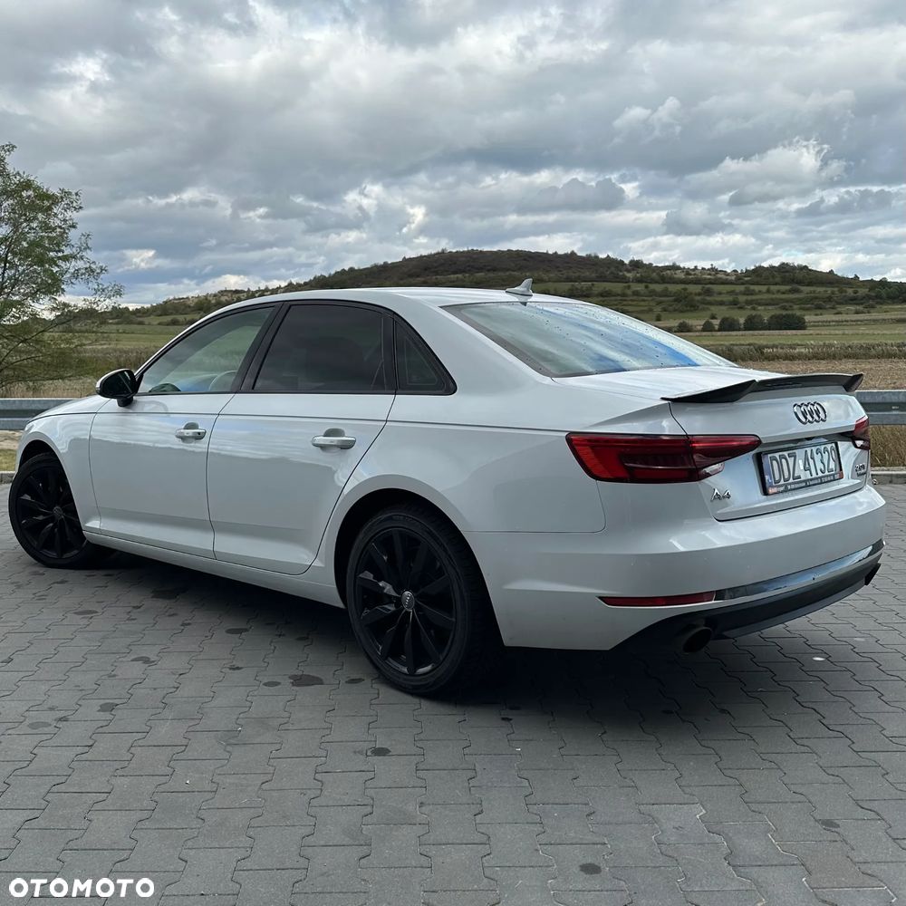 Audi A4 - 4