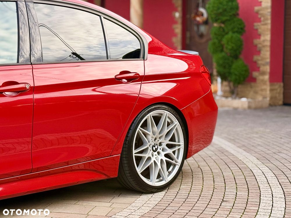 BMW Seria 3 325d M Sport - 5
